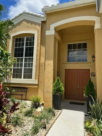 965 SW 102nd Terrace Pembroke Pines FL 33025