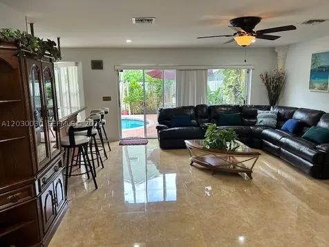 965 SW 102nd Terrace Pembroke Pines FL 33025