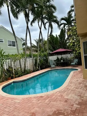 965 SW 102nd Terrace Pembroke Pines FL 33025