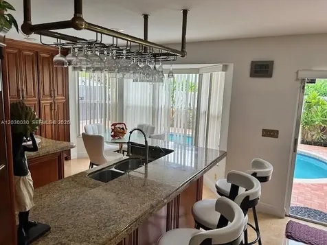 965 SW 102nd Terrace Pembroke Pines FL 33025