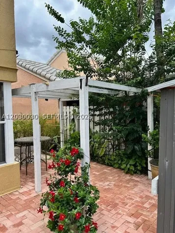 965 SW 102nd Terrace Pembroke Pines FL 33025