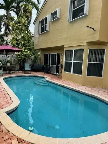 965 SW 102nd Terrace Pembroke Pines FL 33025