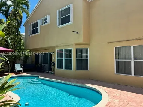 965 SW 102nd Terrace Pembroke Pines FL 33025