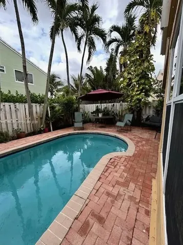 965 SW 102nd Terrace Pembroke Pines FL 33025