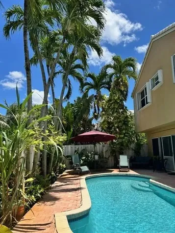 965 SW 102nd Terrace Pembroke Pines FL 33025