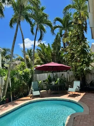 965 SW 102nd Terrace Pembroke Pines FL 33025