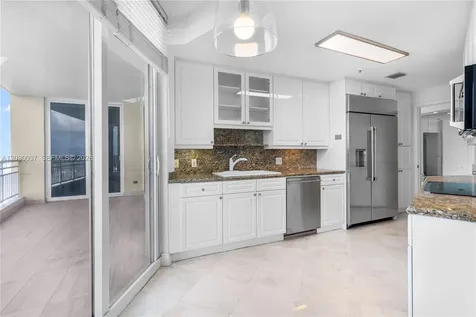 808 Brickell Key Drive Miami FL 33131