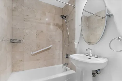 808 Brickell Key Drive Miami FL 33131