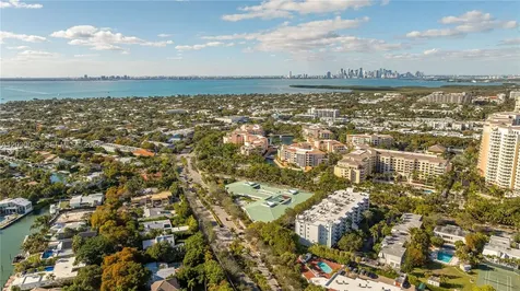 210 Sea View Drive Key Biscayne FL 33149