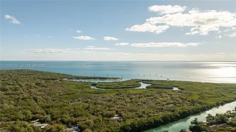 210 Sea View Drive Key Biscayne FL 33149