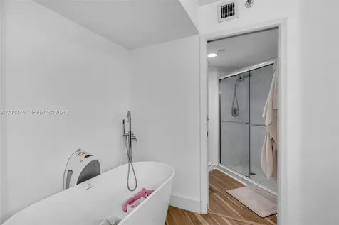 3500 Mystic Pointe Drive Aventura FL 33180