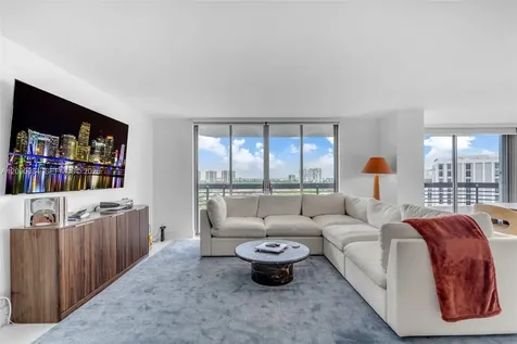 3500 Mystic Pointe Drive Aventura FL 33180