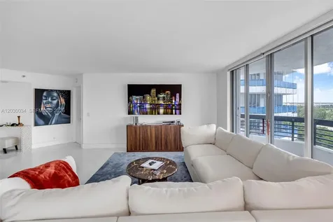 3500 Mystic Pointe Drive Aventura FL 33180