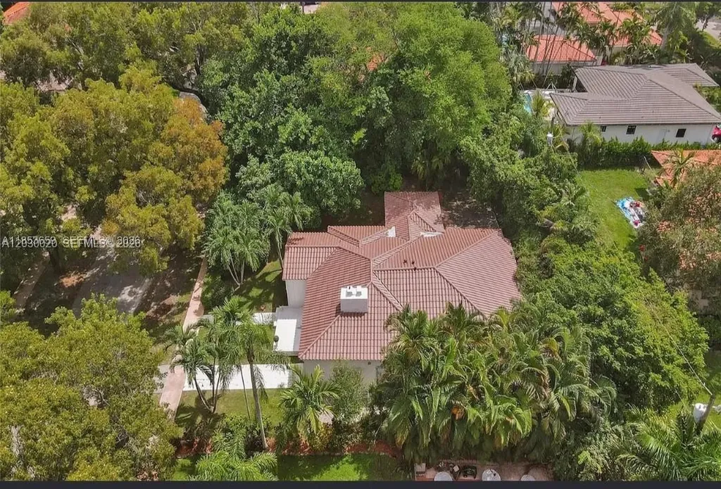 528 Sevilla Avenue Coral Gables FL 33134