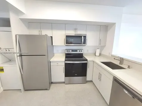 5077 NW 7th Street Miami FL 33126