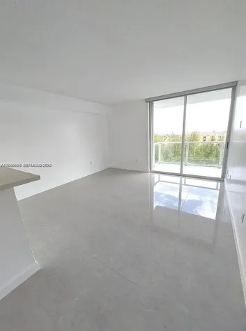 5077 NW 7th Street Miami FL 33126