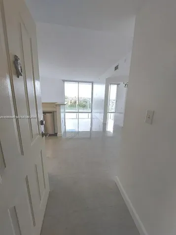 5077 NW 7th Street Miami FL 33126
