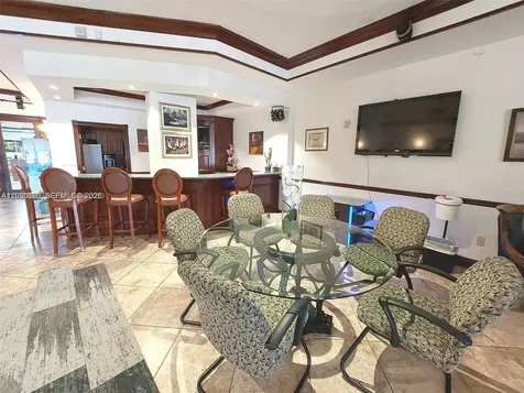 5077 NW 7th Street Miami FL 33126