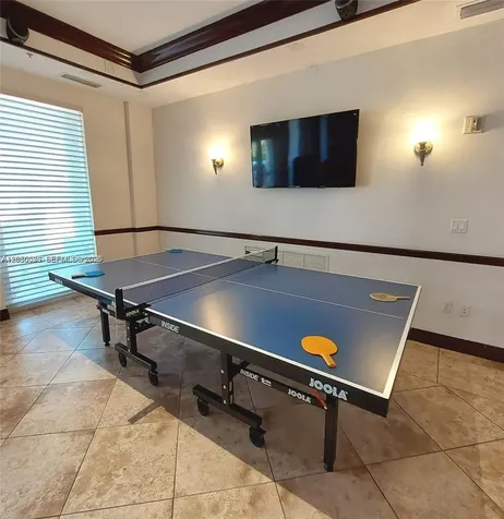 5077 NW 7th Street Miami FL 33126