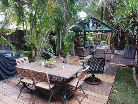 2635 SW 34th Court Miami FL 33133