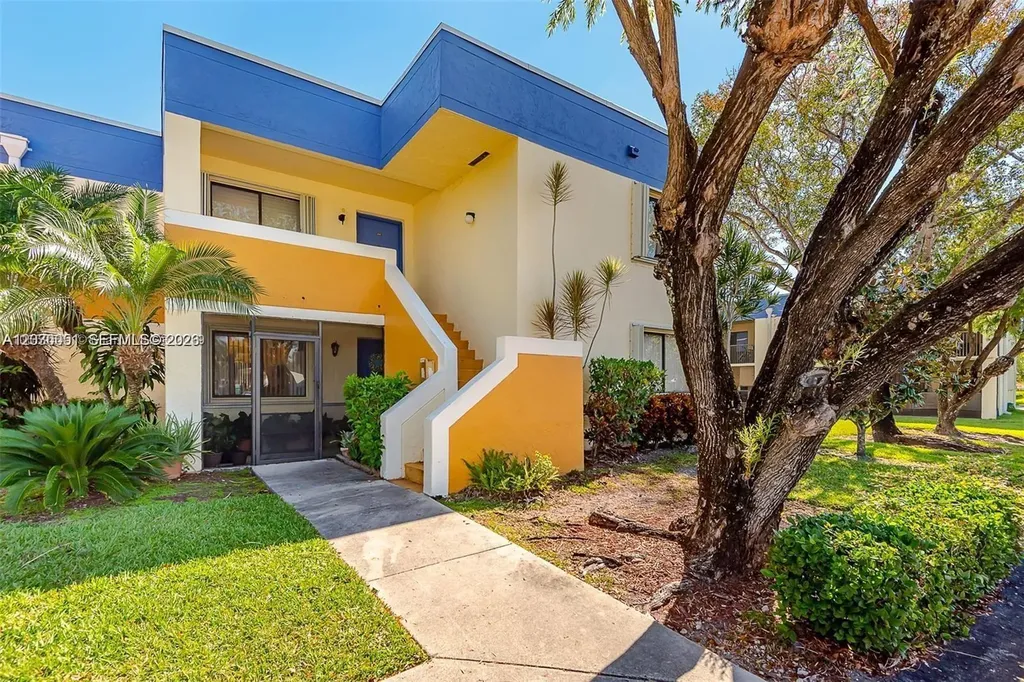 177 Lakeview Drive Weston FL 33326