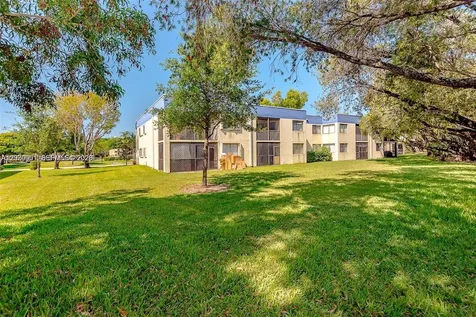 177 Lakeview Drive Weston FL 33326
