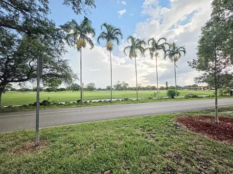 6235 Kendale Lakes Circle Miami FL 33183