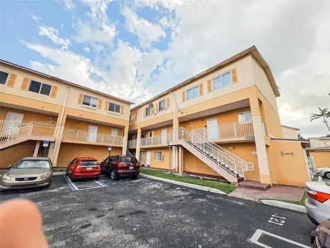 6235 Kendale Lakes Circle Miami FL 33183