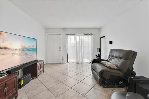 3541 NW 99th Terrace Sunrise FL 33351