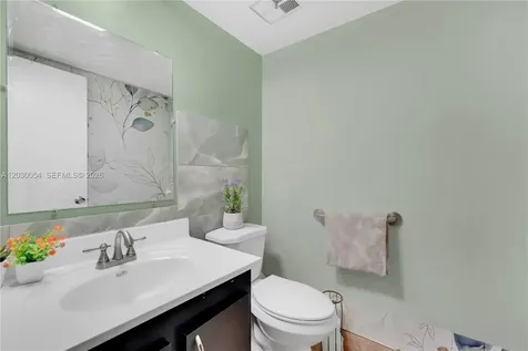 3541 NW 99th Terrace Sunrise FL 33351