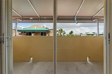 8631 NW 4th Terrace Miami FL 33126