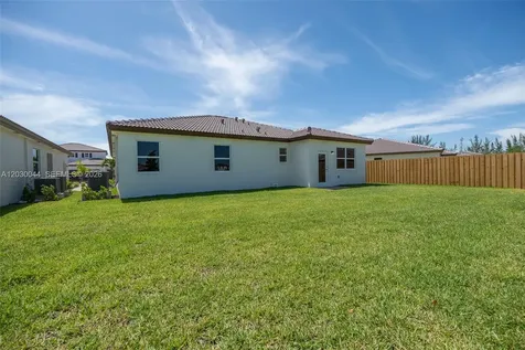 2988 SE 25th Avenue Homestead FL 33035