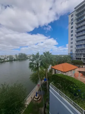 5085 NW 7th Street Miami FL 33126