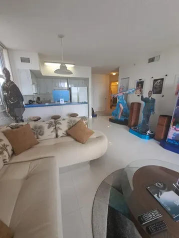 5085 NW 7th Street Miami FL 33126