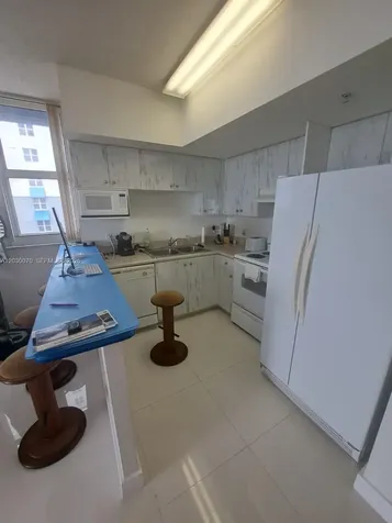 5085 NW 7th Street Miami FL 33126