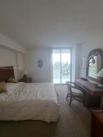 5085 NW 7th Street Miami FL 33126