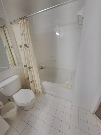 5085 NW 7th Street Miami FL 33126
