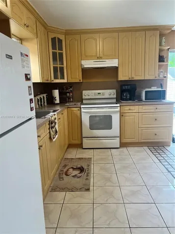250 NE 160th Street Miami FL 33162