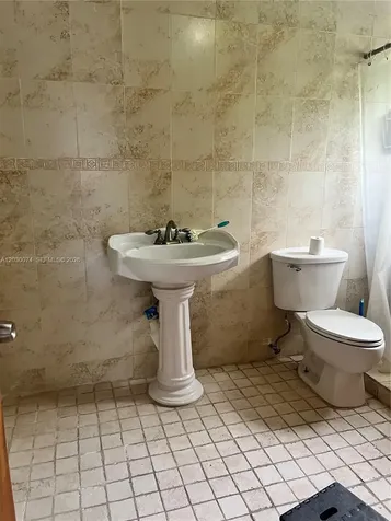 250 NE 160th Street Miami FL 33162