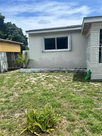 250 NE 160th Street Miami FL 33162
