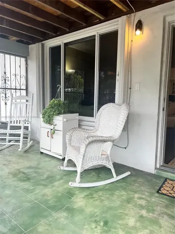 250 NE 160th Street Miami FL 33162