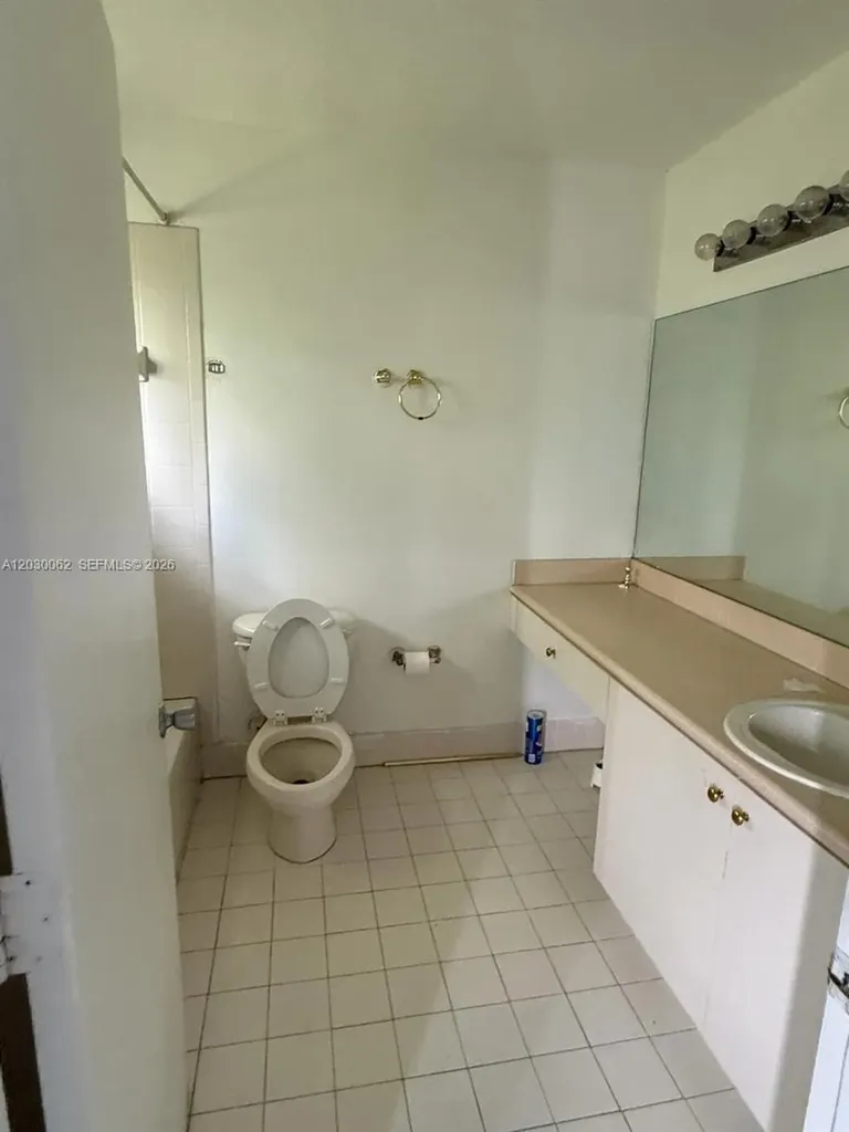 136 Hidden Ct Road Hollywood FL 33023