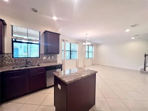 3381 NW 125th Avenue Sunrise FL 33323