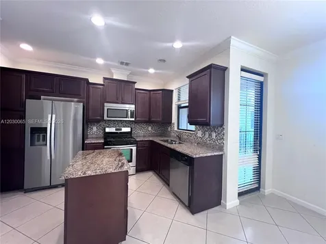3381 NW 125th Avenue Sunrise FL 33323