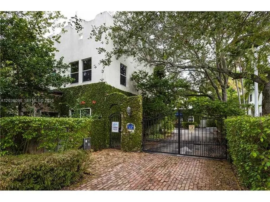 3051 Center Street Miami FL 33133