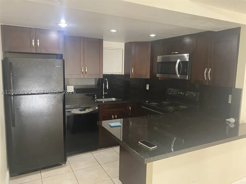 8290 Lake Drive Doral FL 33166