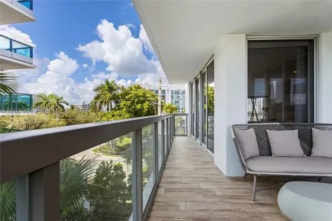 9261 E Bay Harbor Drive Bay Harbor Islands FL 33154