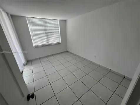 17890 W Dixie Hwy 502 Highway North Miami Beach FL 33160