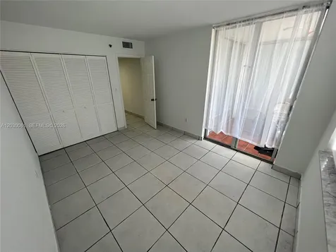 17890 W Dixie Hwy 502 Highway North Miami Beach FL 33160