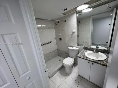 17890 W Dixie Hwy 502 Highway North Miami Beach FL 33160
